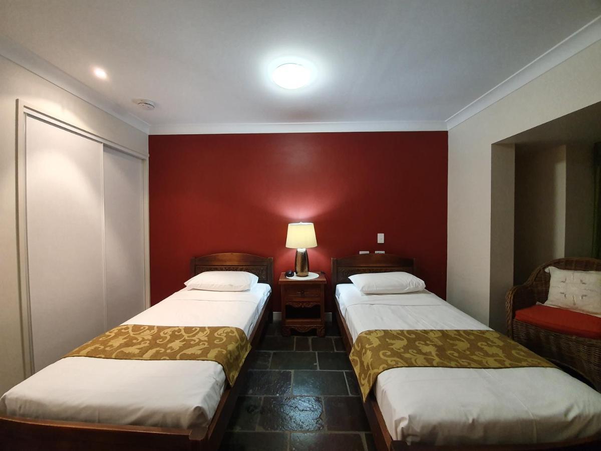 The Balinese Motel Cairns Exterior photo